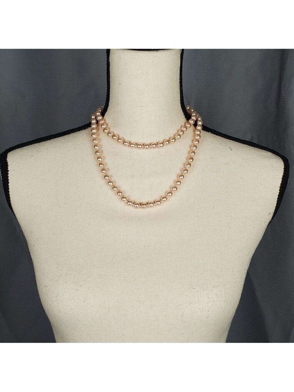 Necklace, cream beads, 17.5 inches - Picture 2 of 3